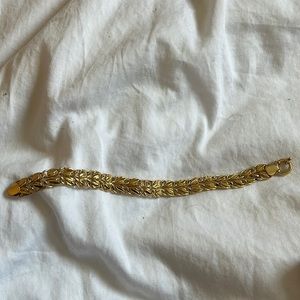 Pretty Vintage Gold Bracelet